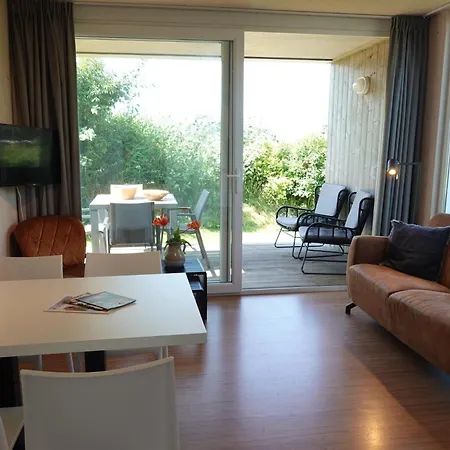 Design Sint Maartenszee Шале *