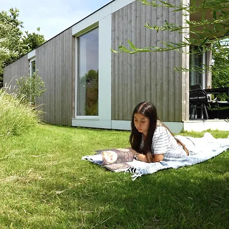 Design Sint Maartenszee Chalé *