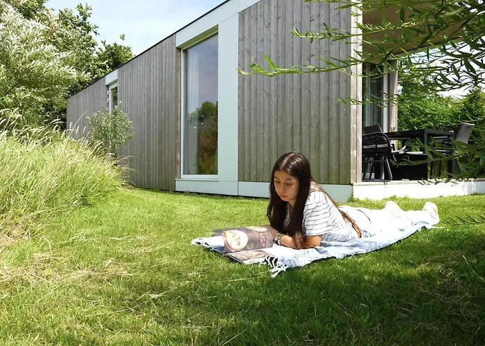 Design Sint Maartenszee Шале *